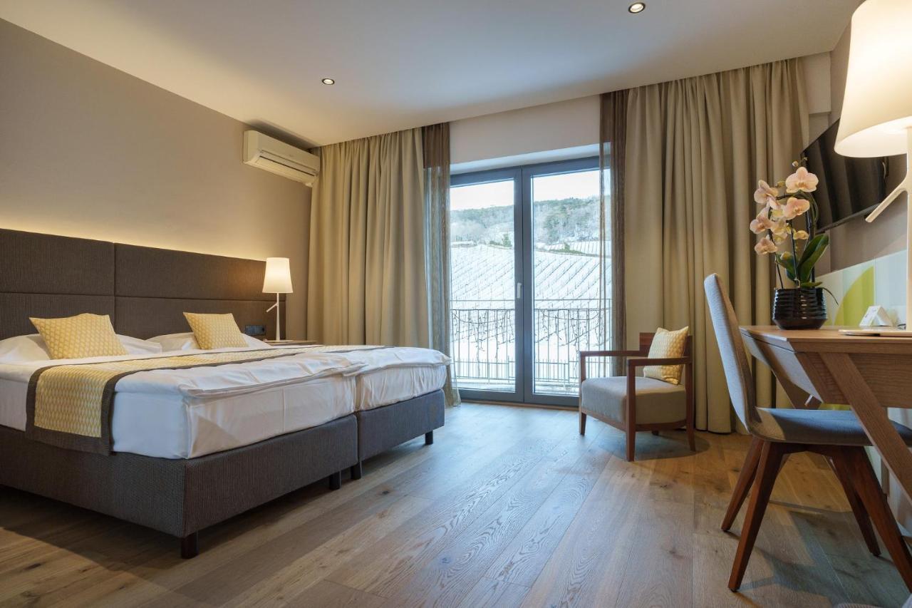 Hotel Turmhof Гумпольдскирхен Экстерьер фото